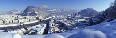 Rechts hinten im Bild die Festung Hohensalzburg. Das Wahrzeichen der Mozartstadt, ist die grte vollstndig erhaltene Burg Mitteleuropas.  Foto: www.salzburginfo.at