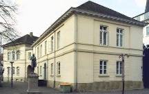 Nicht etwa ein Lustschloss von Dieter Bohlen, sondern Sitz des Verwaltungsgerichts Oldenburg. Foto: VG Oldenburg